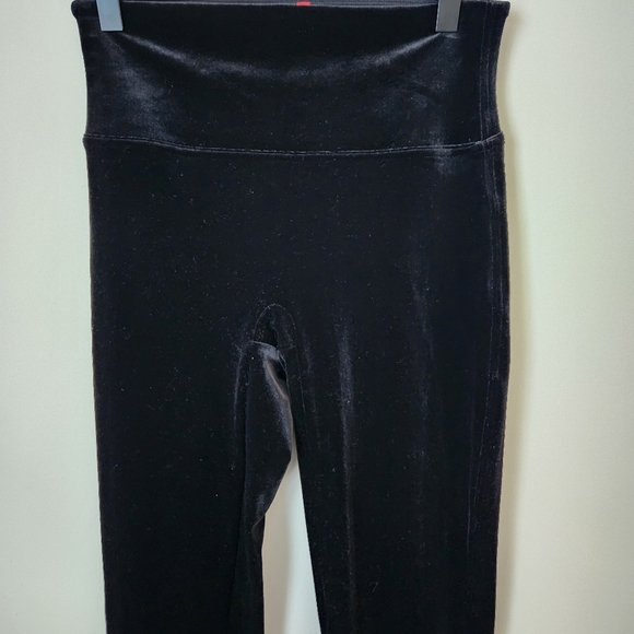 SPANX | Velvet Ankle Length Leggings in Black - Size M - Picture 3 of 9